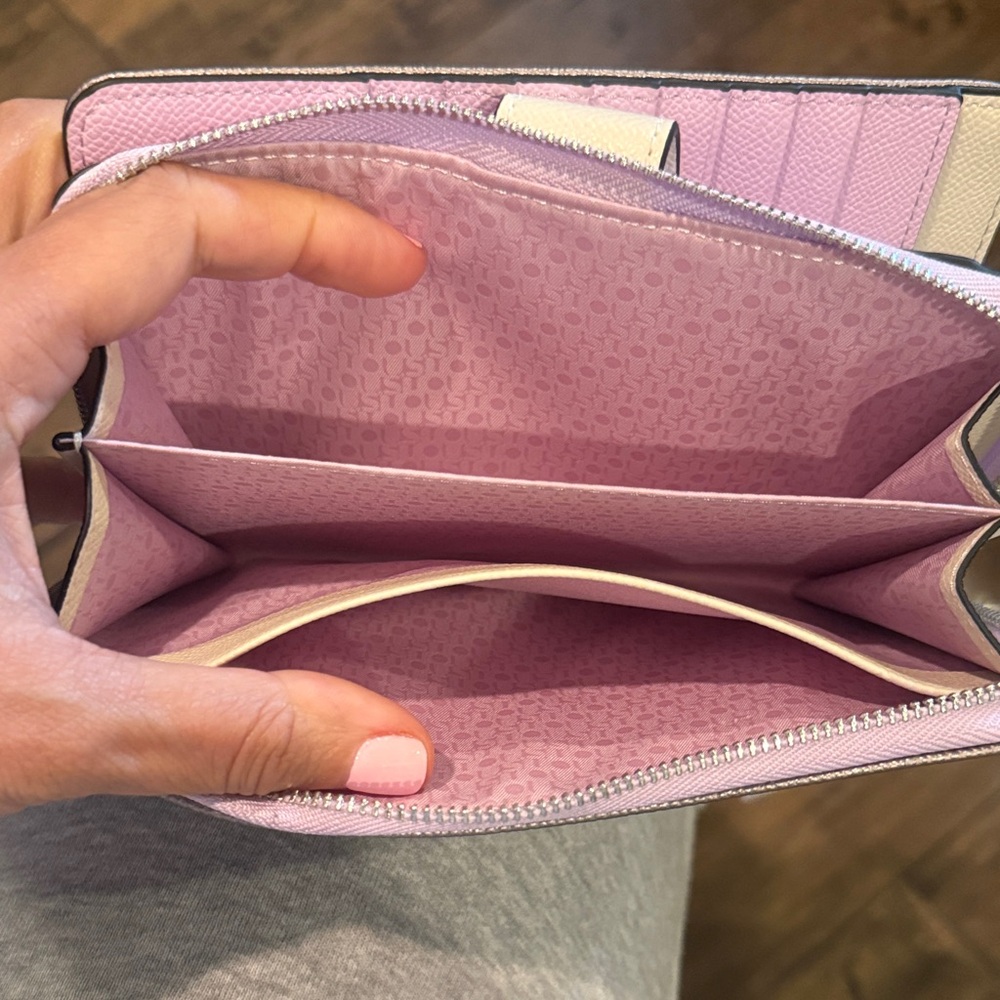 TOUS Metallic Rose Zip-Around Wallet - Picture 9 of 9